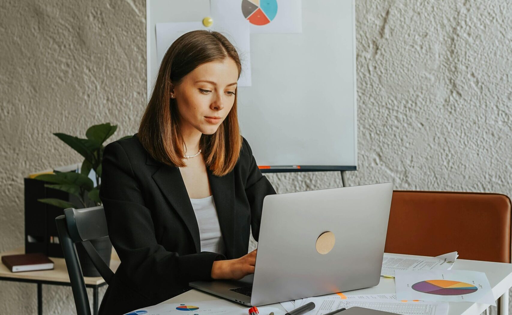 Hyderabad AI & Data Science Staff Augmentation Services – Building Intelligent Teams with SoftTech